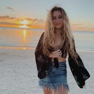 Meet your Posher, Alexa